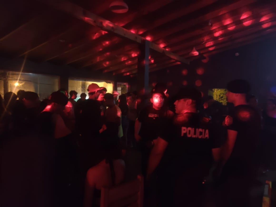 Clausuran un bar-pool y varios hombres fueron detenidos por ocasionar desorden