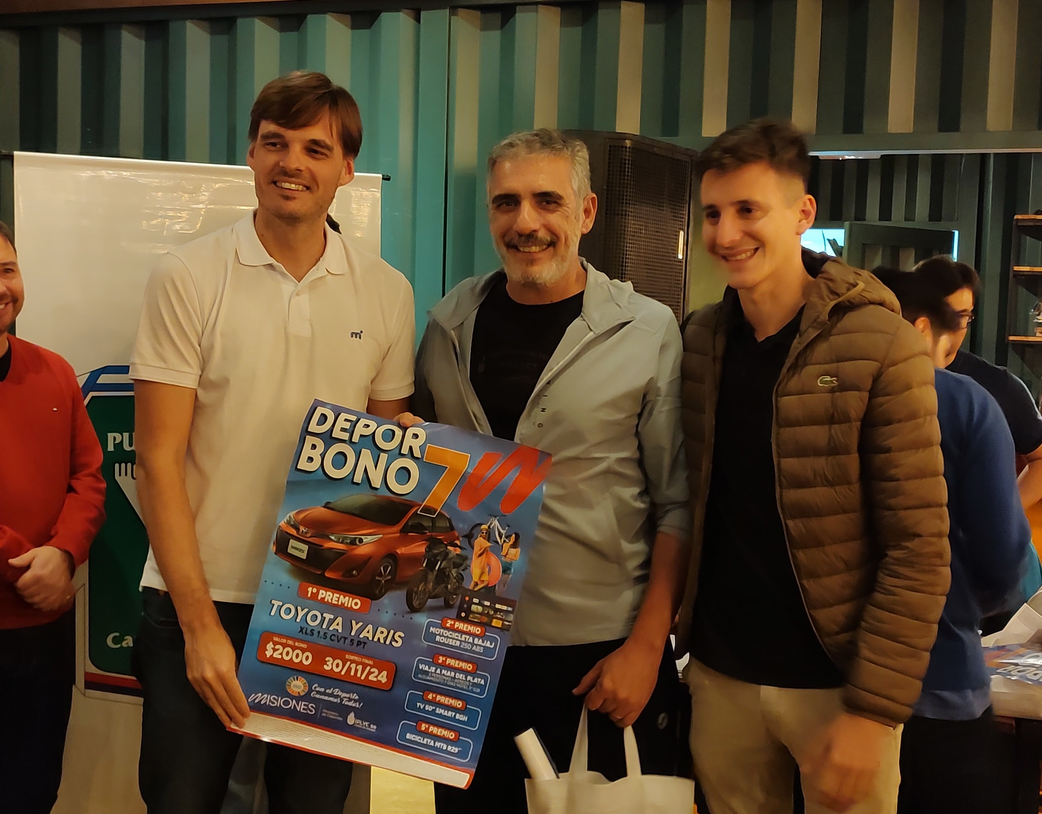 Más de 15 instituciones deportivas recibieron los Deporbono 7 en Iguazú