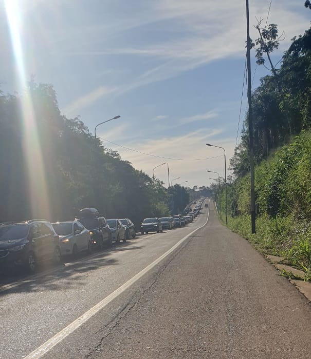 Se intensificó el movimiento en el centro de frontera de Iguazú por el feriado de Corpus Christi
