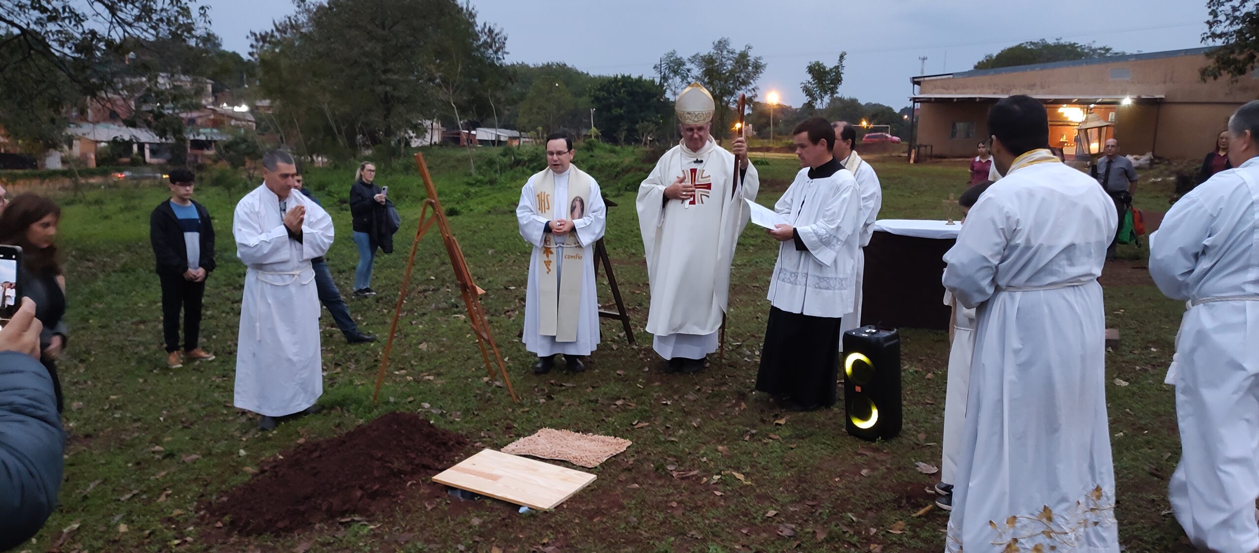 Se colocó la piedra fundacional del Instituto Nuestra Señora de Belén