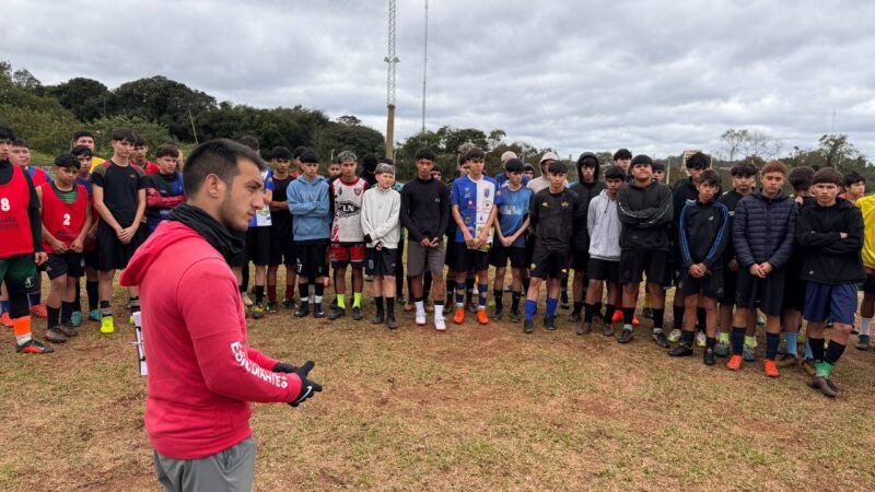 Mas de 200 futbolistas asistieron a la prueba de jugadores del Club Estudiantes de la Plata en Iguazú