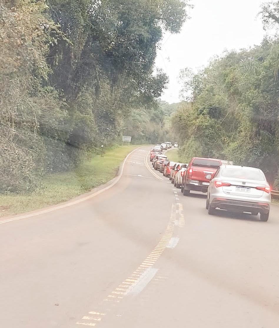 Intenso movimiento para ingresar a Cataratas