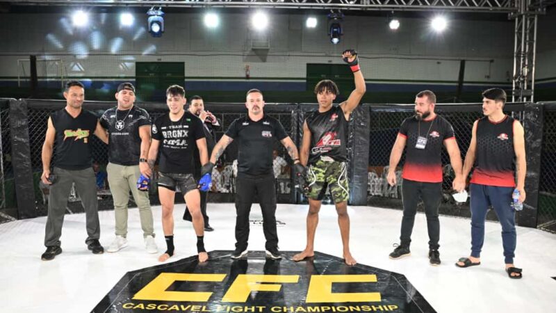 Luchadores de MMA de Iguazú compitieron en Cascavel