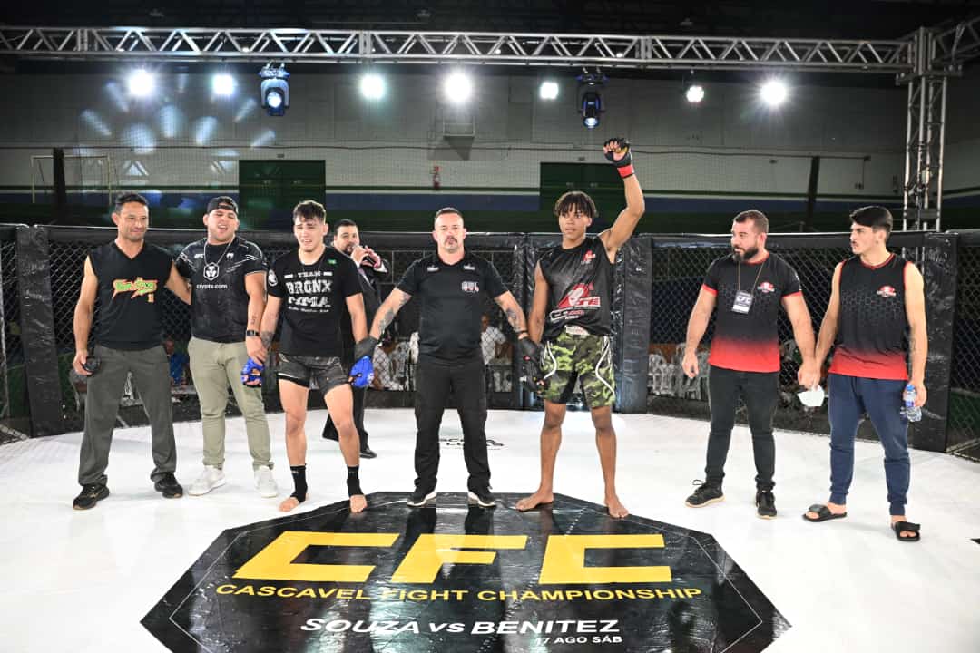 Luchadores de MMA de Iguazú compitieron en Cascavel