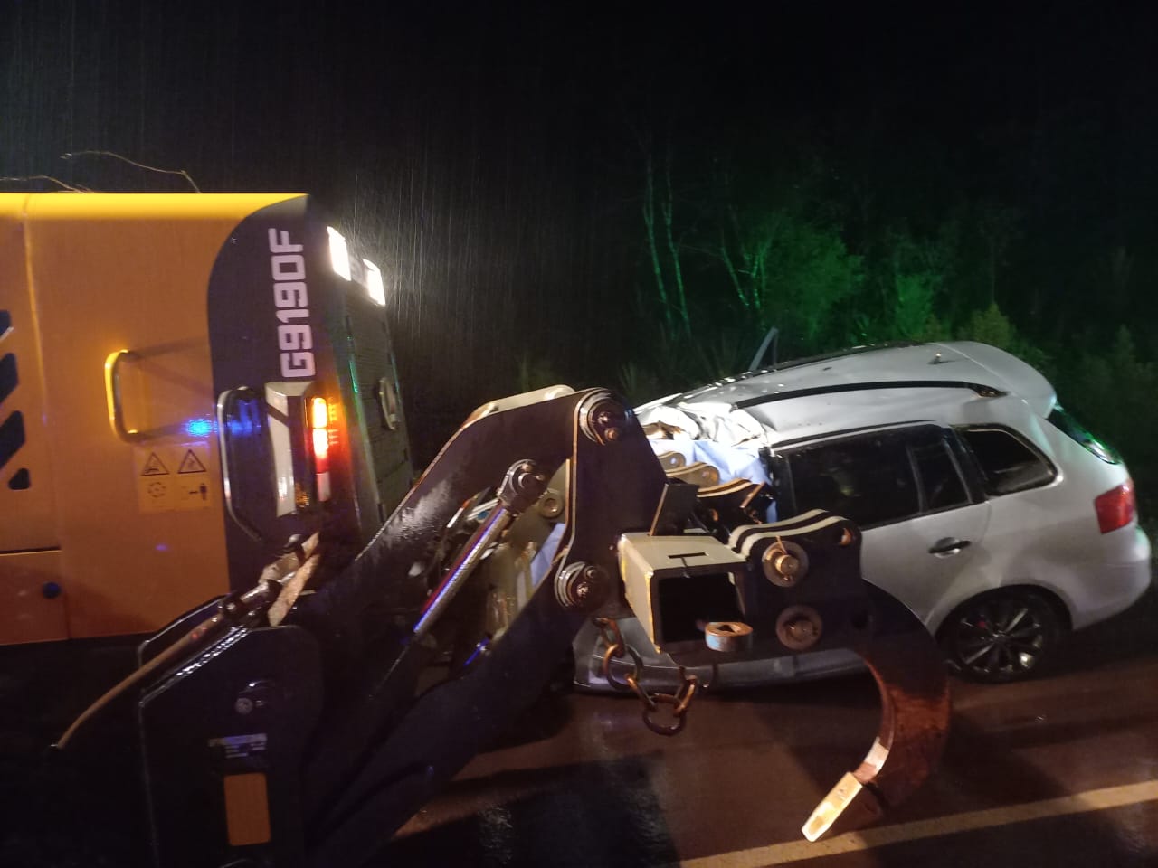 Falleció un automovilista tras chocar contra una motoniveladora en Wanda