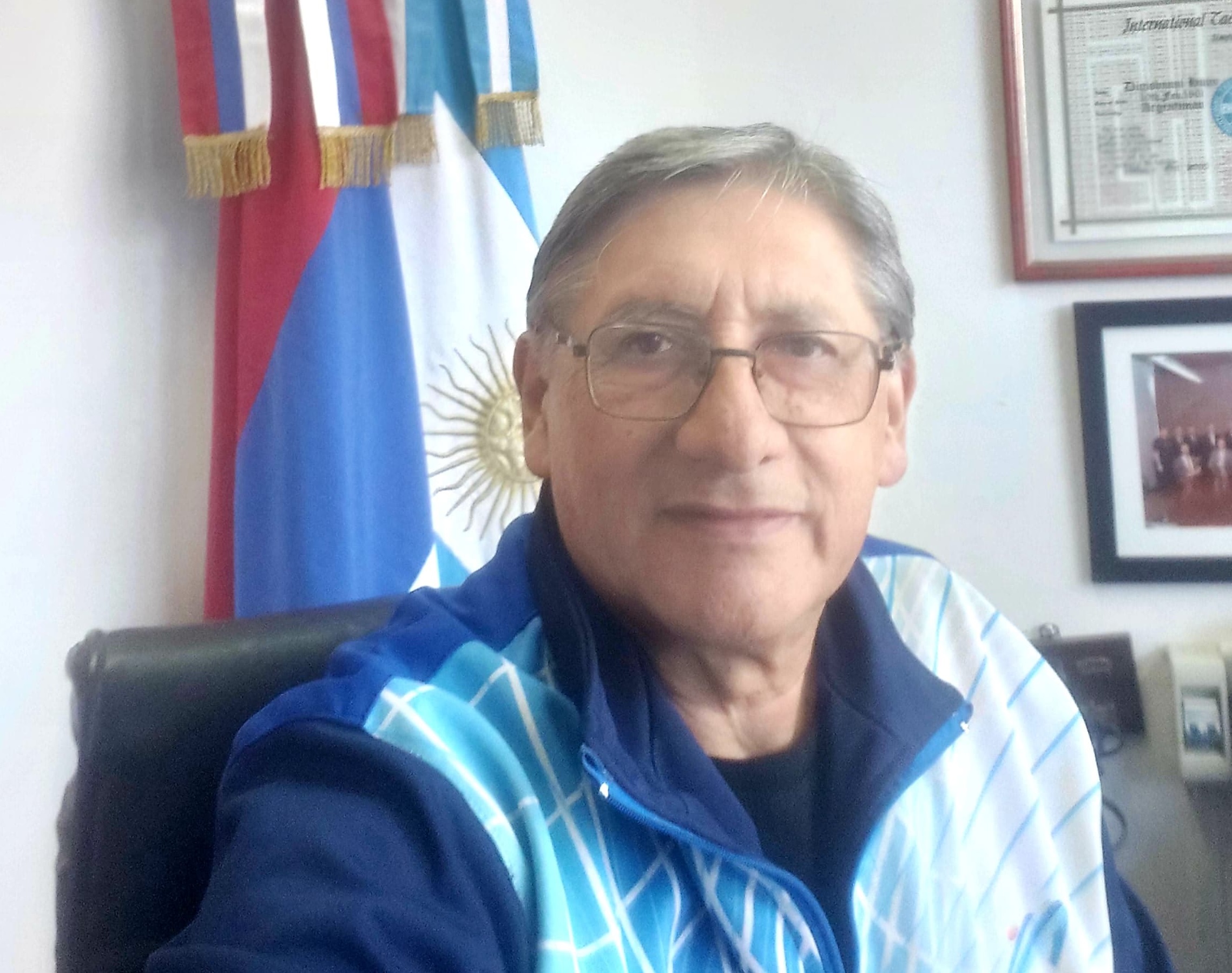 La pasión por el Taekwondo lo transformó en el forjador de campeones