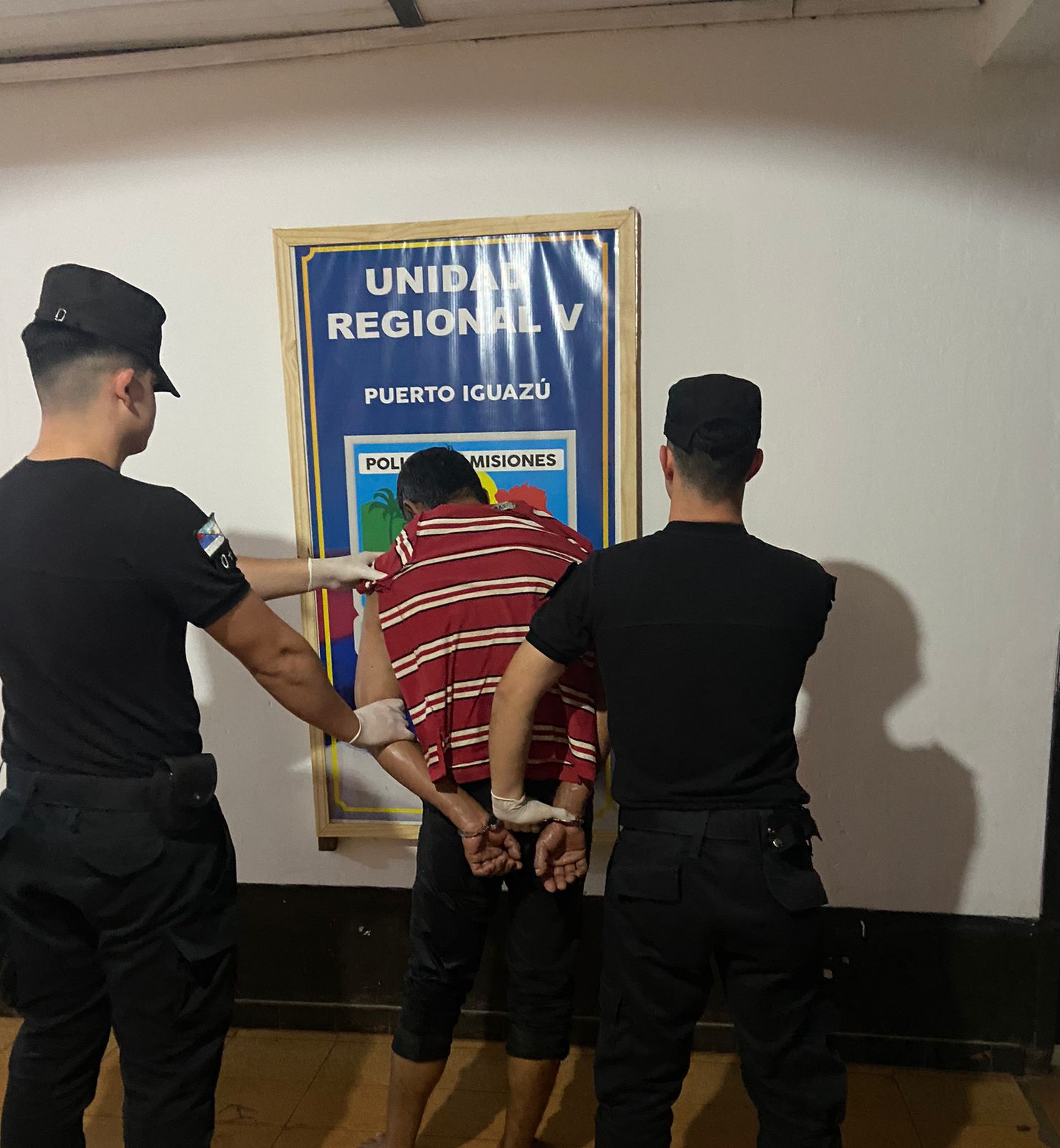 Vecinos alertas: Advirtieron a la policía de la presencia de un prófugo y fue detenido