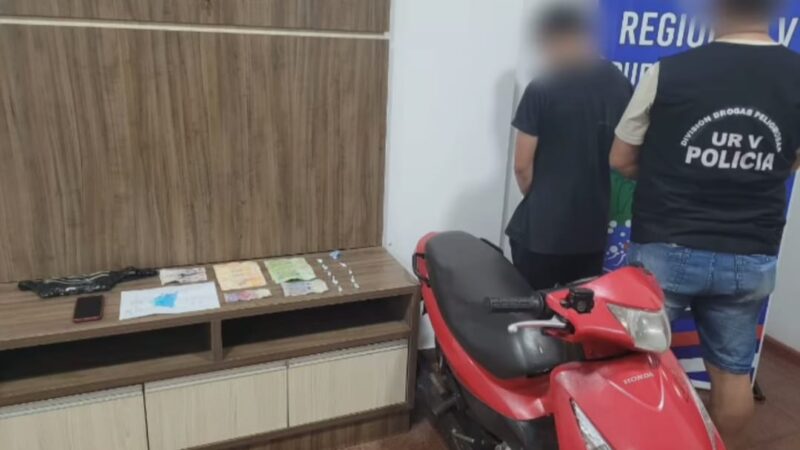 Detienen a narcodelivery con envoltorios de cocaína y dinero en efectivo en barrio Bicentenario