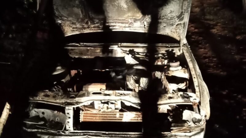 Bomberos acudieron a un incendio de vehículo abandonado en las 2.000