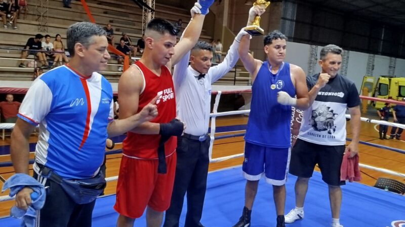 Boxeadores de Iguazú cerraron el año deportivo peleando de local