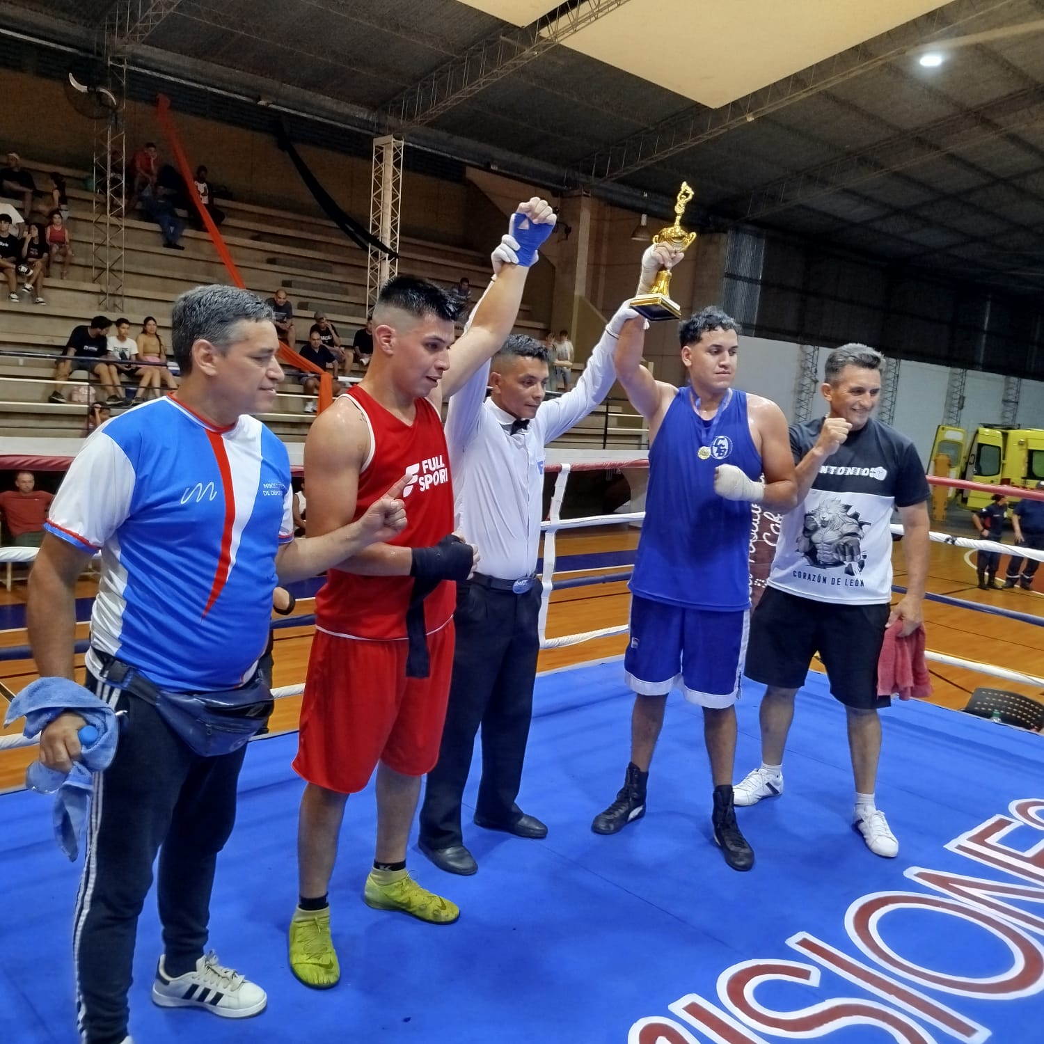 Boxeadores de Iguazú cerraron el año deportivo peleando de local