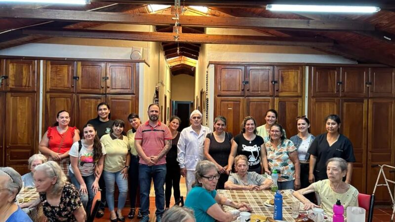 Aprendieron a elaborar panetones, pan dulce y budines saludables y los donaron al Hogar de Ancianos San Ramón