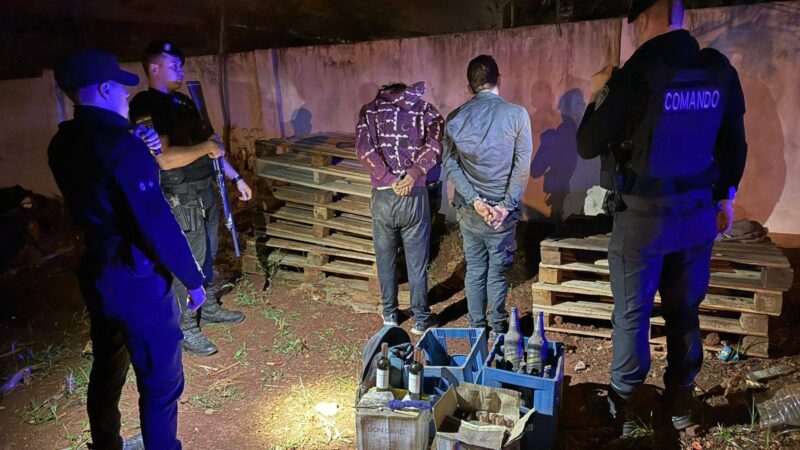 Duo fue detenido en pleno robo a un depósito de vinos en la modalidad «boquetero»