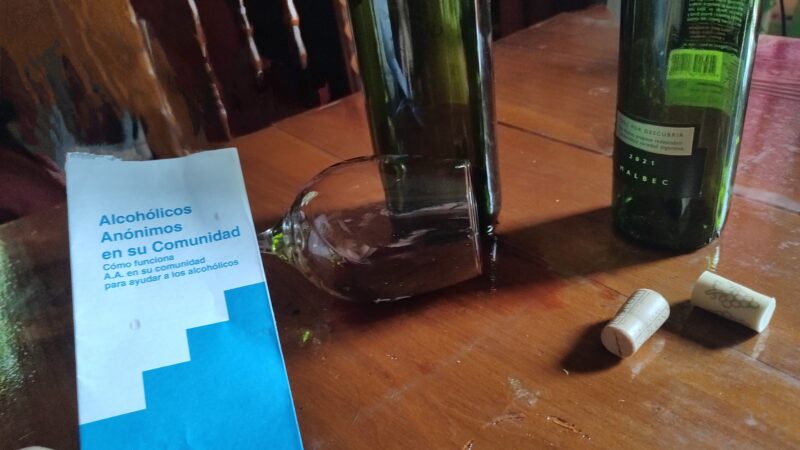 Alcohólicos Anónimos: Aceptar la enfermedad es el primer paso para salvarse
