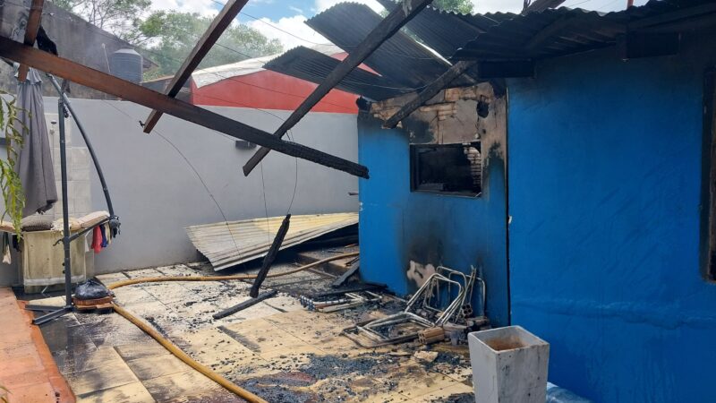 Inician colecta para ayudar a una familia que se quedó con lo puesto tras un incendio