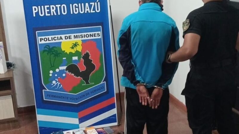 Fue detenido después de destrozar el vidrio de un comercio y llevarse 15 dispositivos