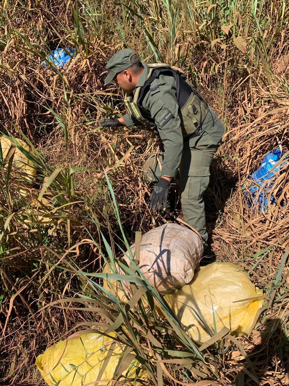 Gendarmería encontró casi 300 kilos de marihuana en una zona costera