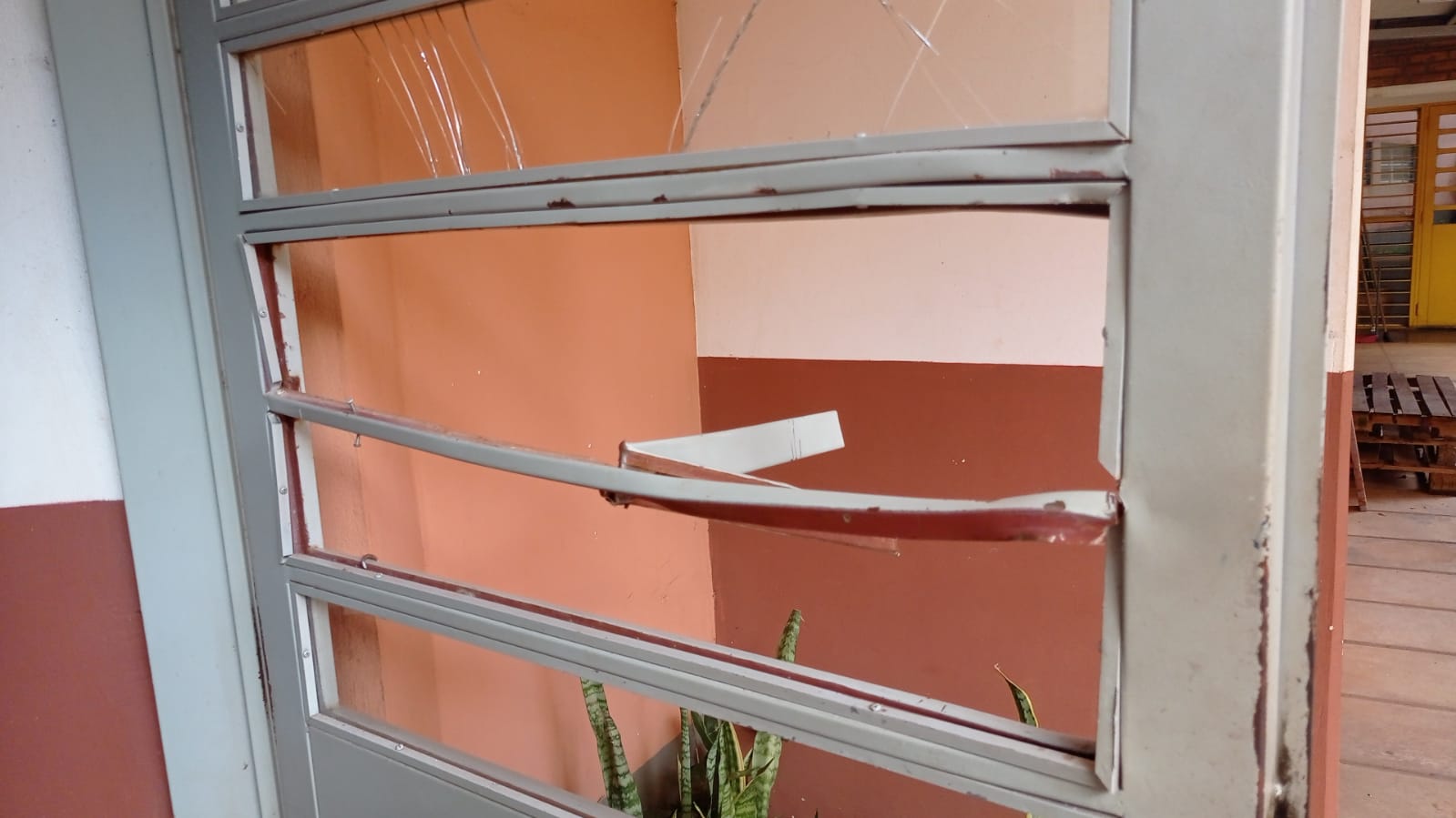 Por séptima vez este mes ingresaron a robar la EPET Nº 4