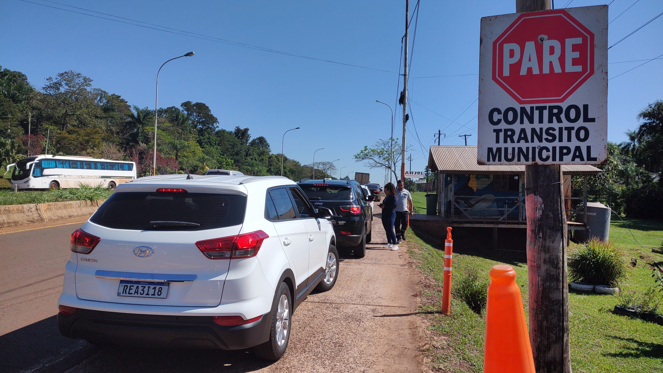 Inspectores exigieron el pago de la tasa turística y los intimidaron con la policía