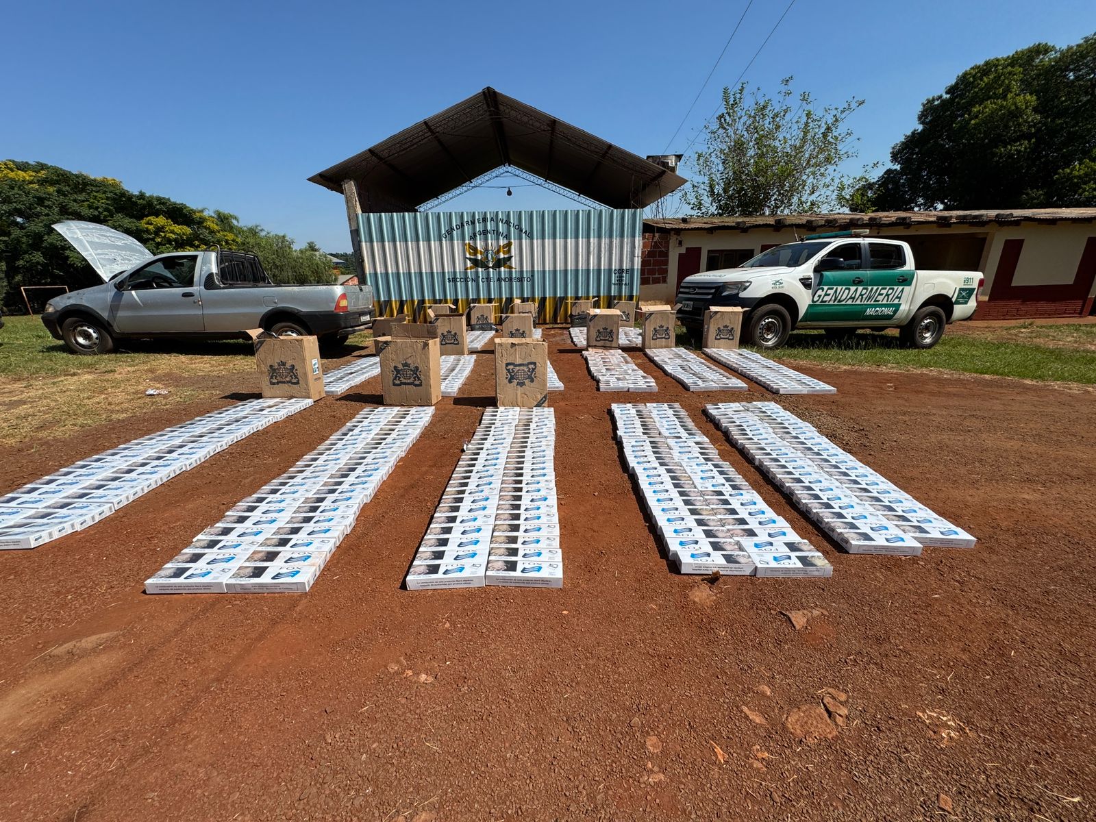 Gendarmería secuestró cigarrillos y dos vehículos en el norte de Misiones