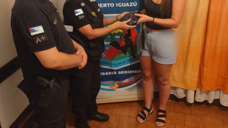 Iguazú: En horas de la madruga la policía halló una riñonera con dinero en una plaza