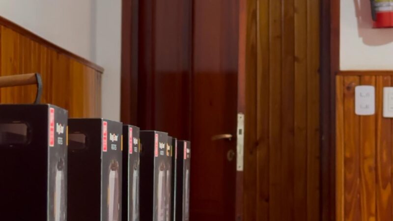 La policía de Misiones cuenta con un nuevo y moderno sistema de comunicación, pero no llegó a Iguazú