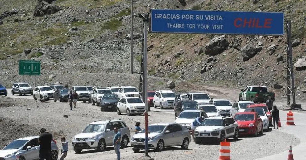 El paso fronterizo entre Argentina y Chile redujo la espera de 12 horas a 15 minutos