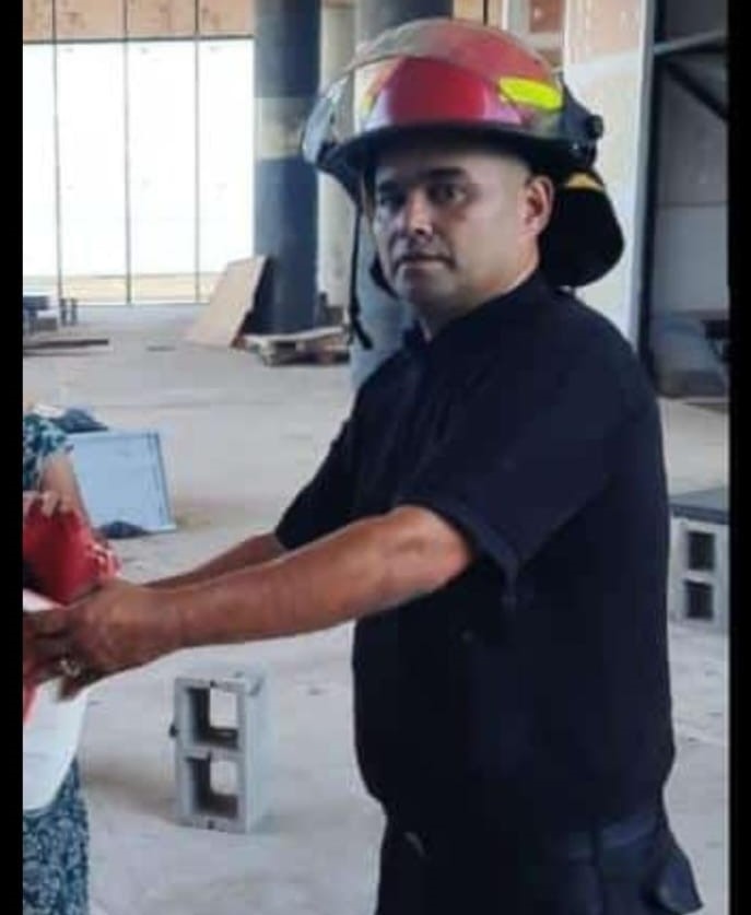 Bombero de la Policía de Misiones falleció al salvar a una camarada mientras combatían un incendio.