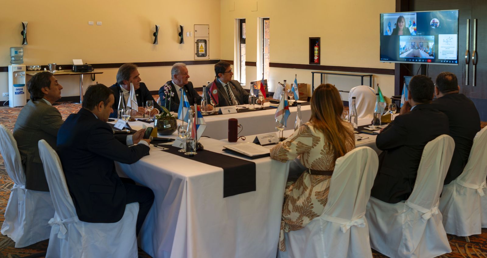 El Parlamento del Norte Grande se reunió en Iguazú y analizaron como afectan las medidas nacionales a las provincias