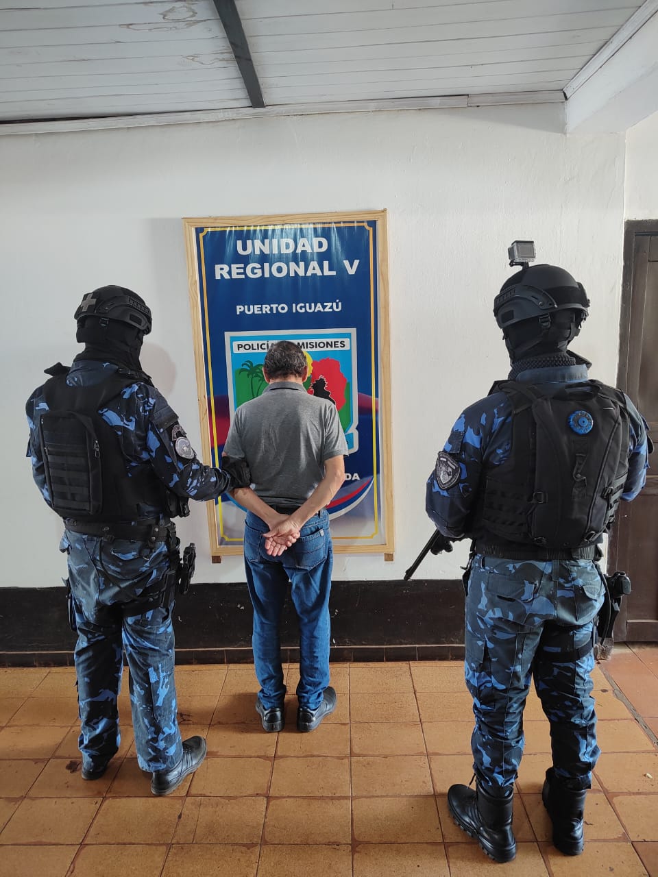 Solicitó a su inquilino que desocupe el departamento y esté la amenazó con un revolver