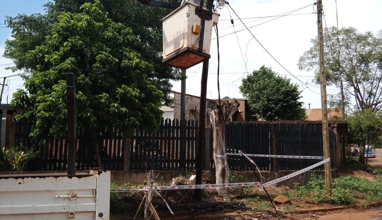 Mejoran y amplían infraestructura eléctrica en barrios de Iguazú