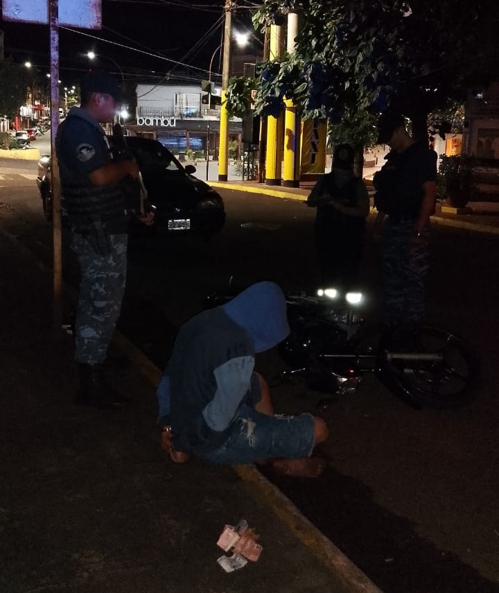 Motonarco fue arrestado con dosis de droga tras persecución policial en Puerto Iguazú