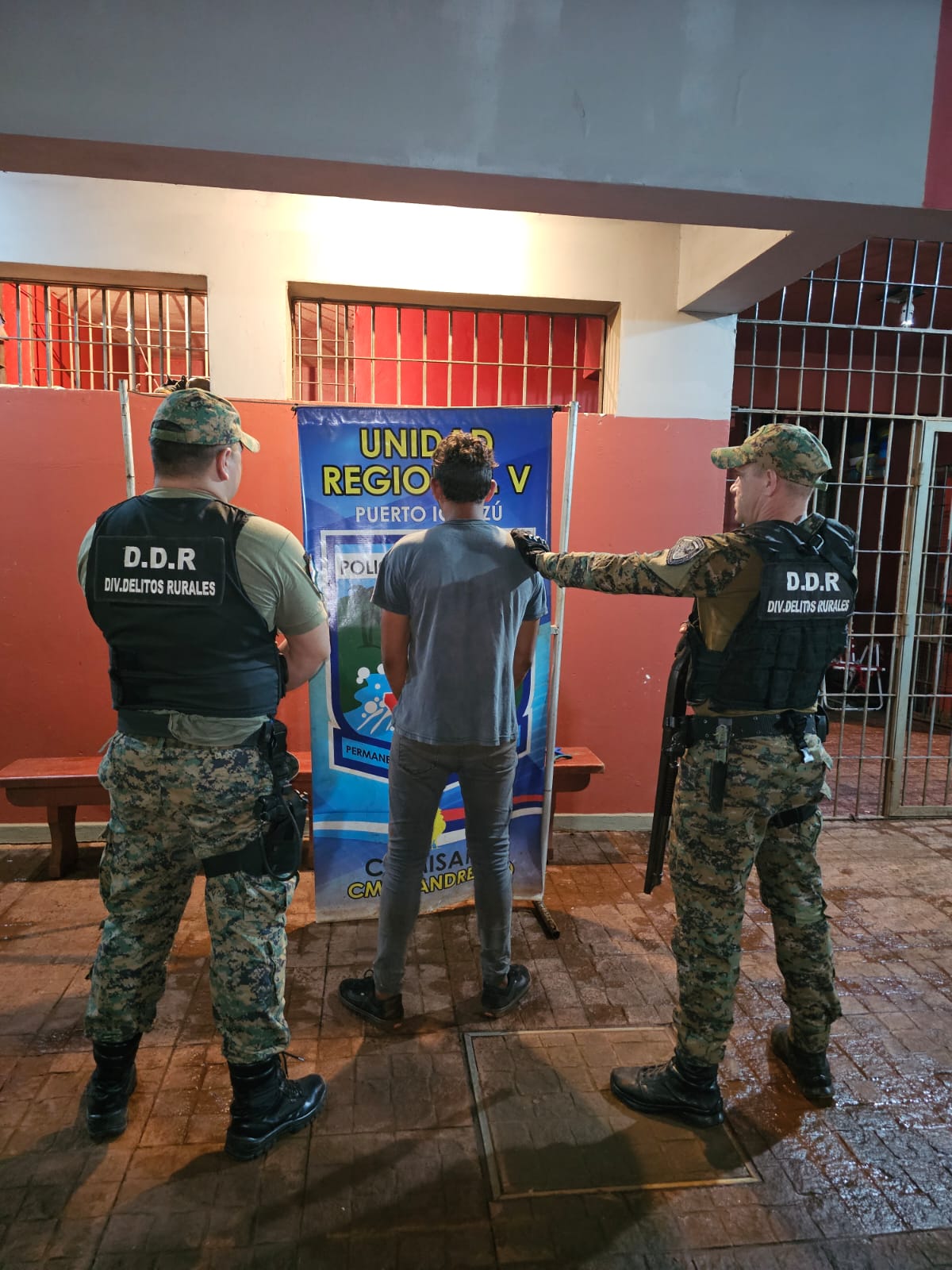 Detuvieron a un hombre que hirió a su vecino de un disparo