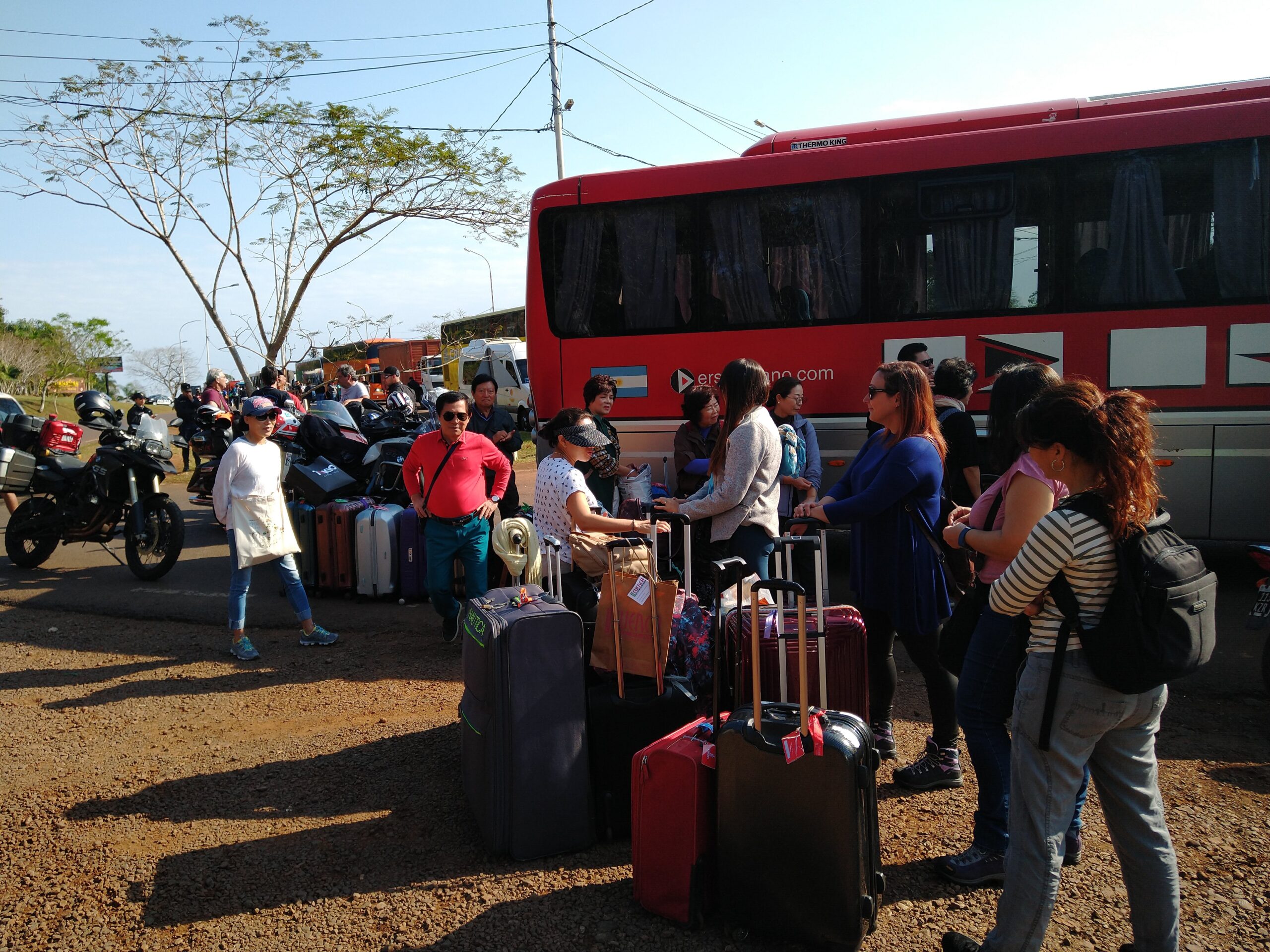 Capacitan a los operadores turísticos para el cobro de la tasa a extranjeros