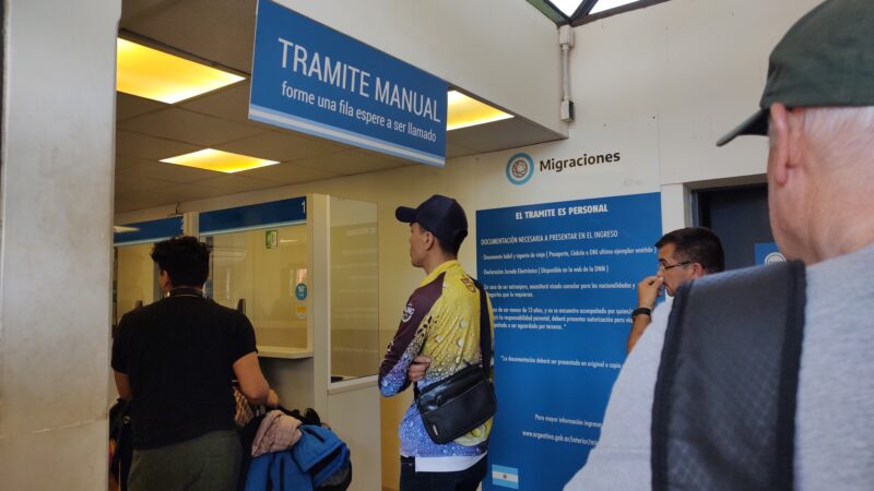 Migraciones modernizó la Autorización de Viaje para Menores