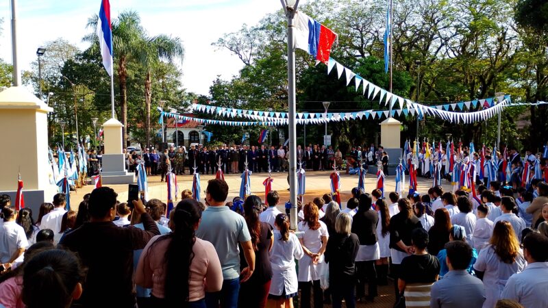 En Iguazú se desarrolló un sencillo acto por el cumpleaños de la patria