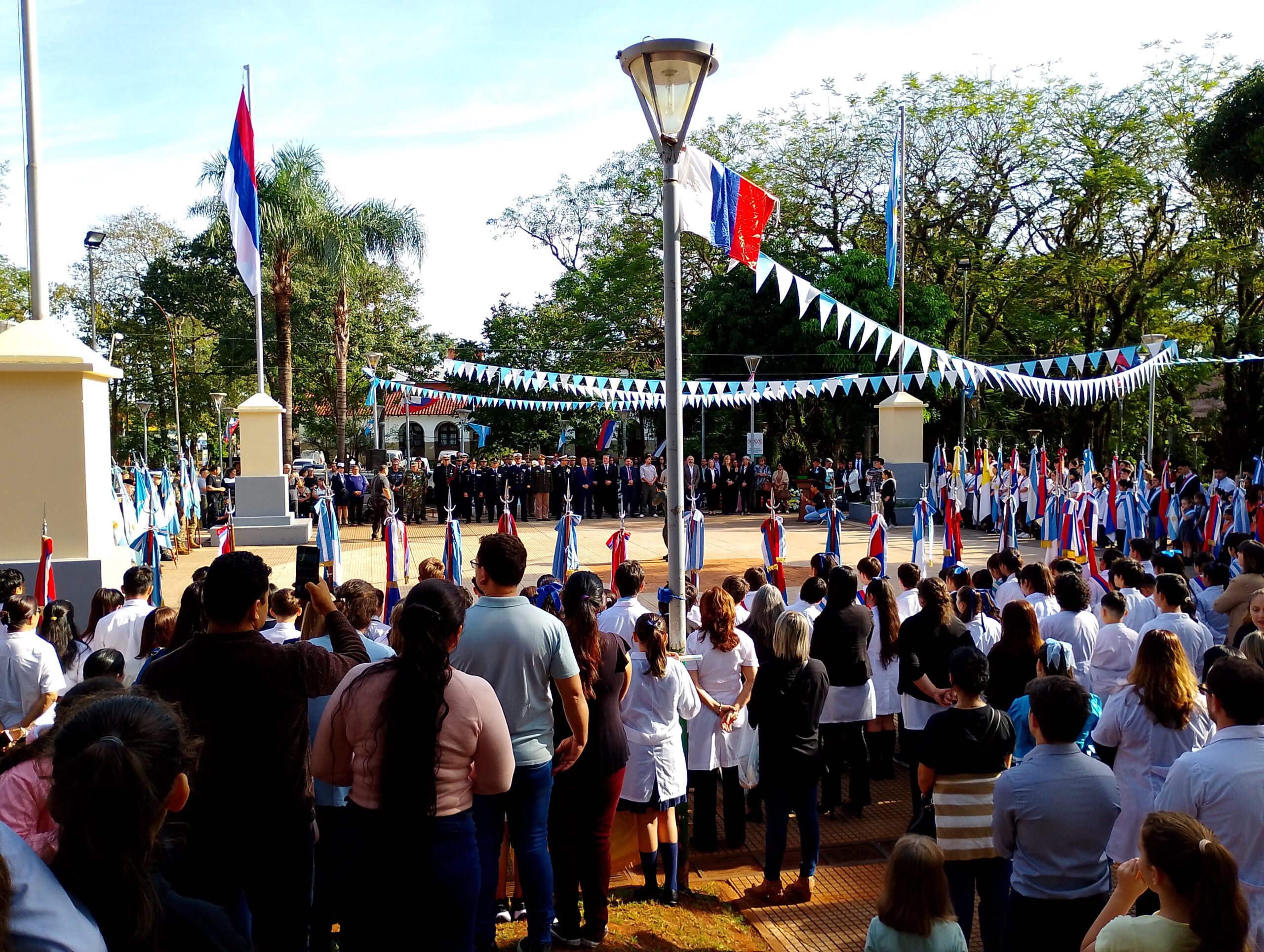 En Iguazú se desarrolló un sencillo acto por el cumpleaños de la patria