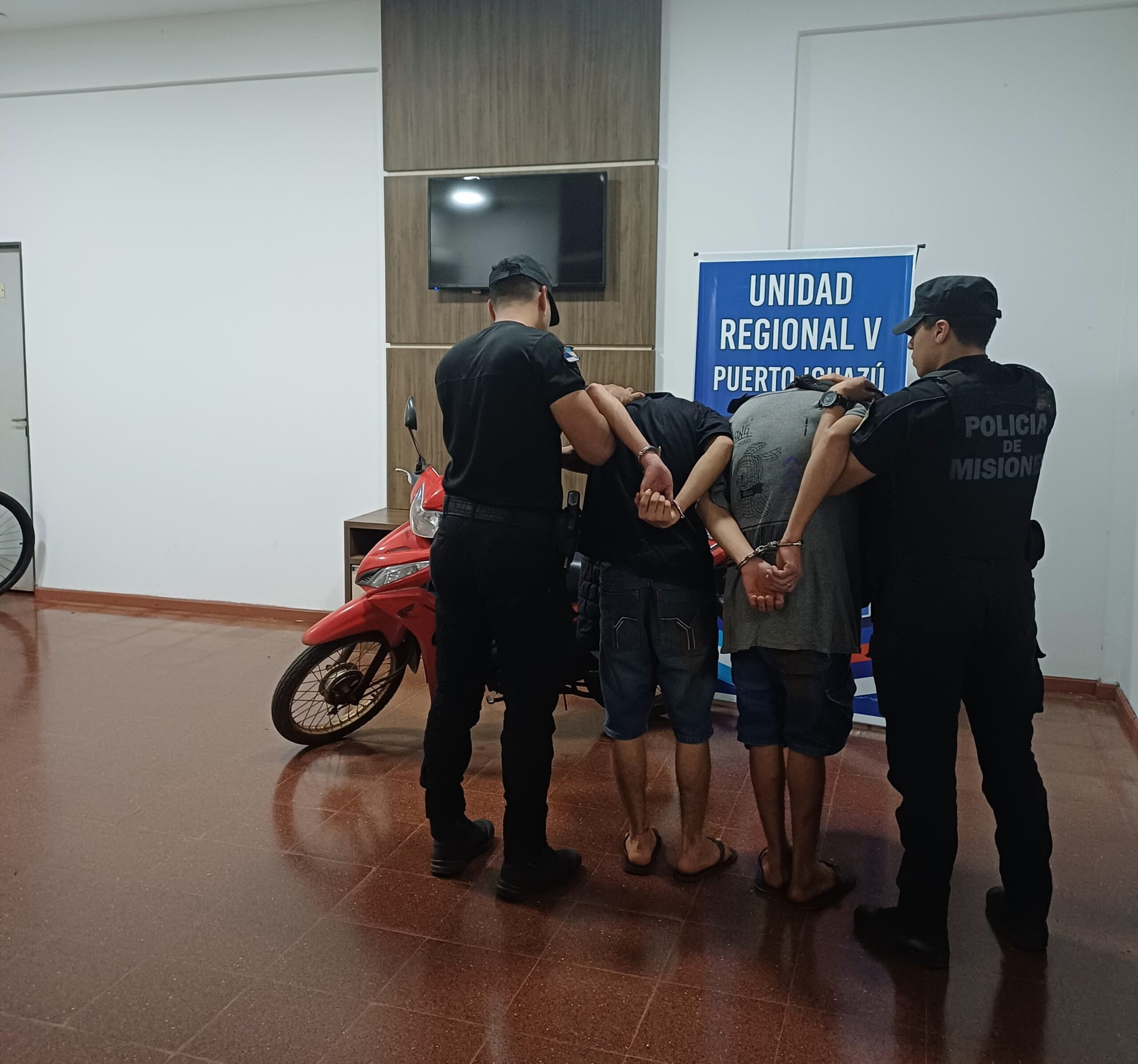 Imprudentes resultaron ser “chorros”: dos detenidos por la Policía en Iguazú