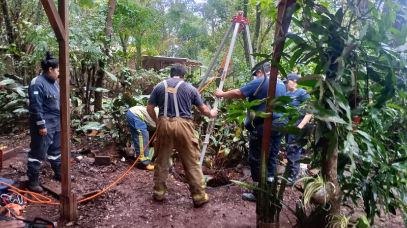 Los bomberos Voluntarios rescataron a Atenea que cayó en un pozo