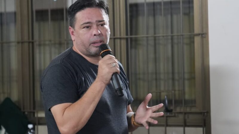 Rivero: “Promocionan el destino en todos lados, pero el turista llega y no hay luz ni agua”