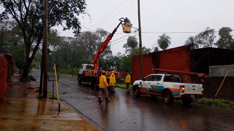 Energía de Misiones refuerza cuadrillas para atender los daños en Puerto Iguazú