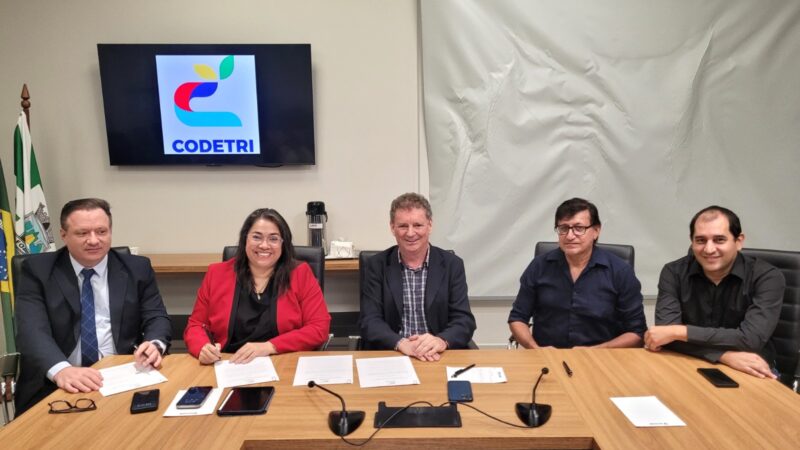 CODETRI apoya la propuesta de Bullrich de trasladar la aduana Puerto Iguazú