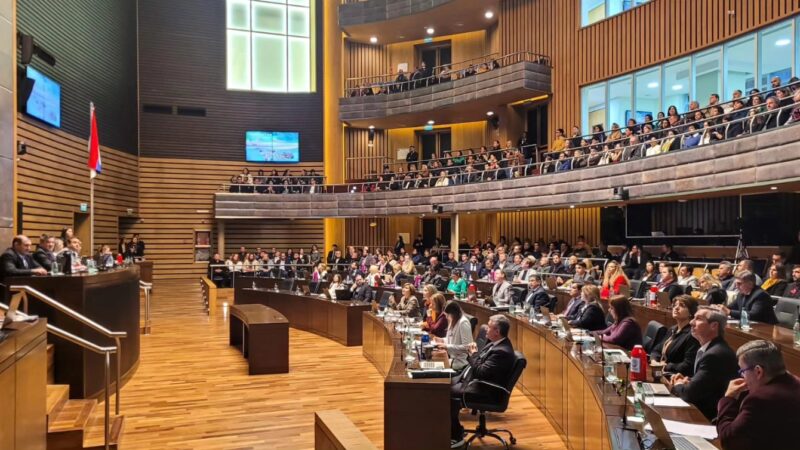 ¿Cuánto cobran los legisladores provinciales en cada uno de los 24 distritos de la Argentina?