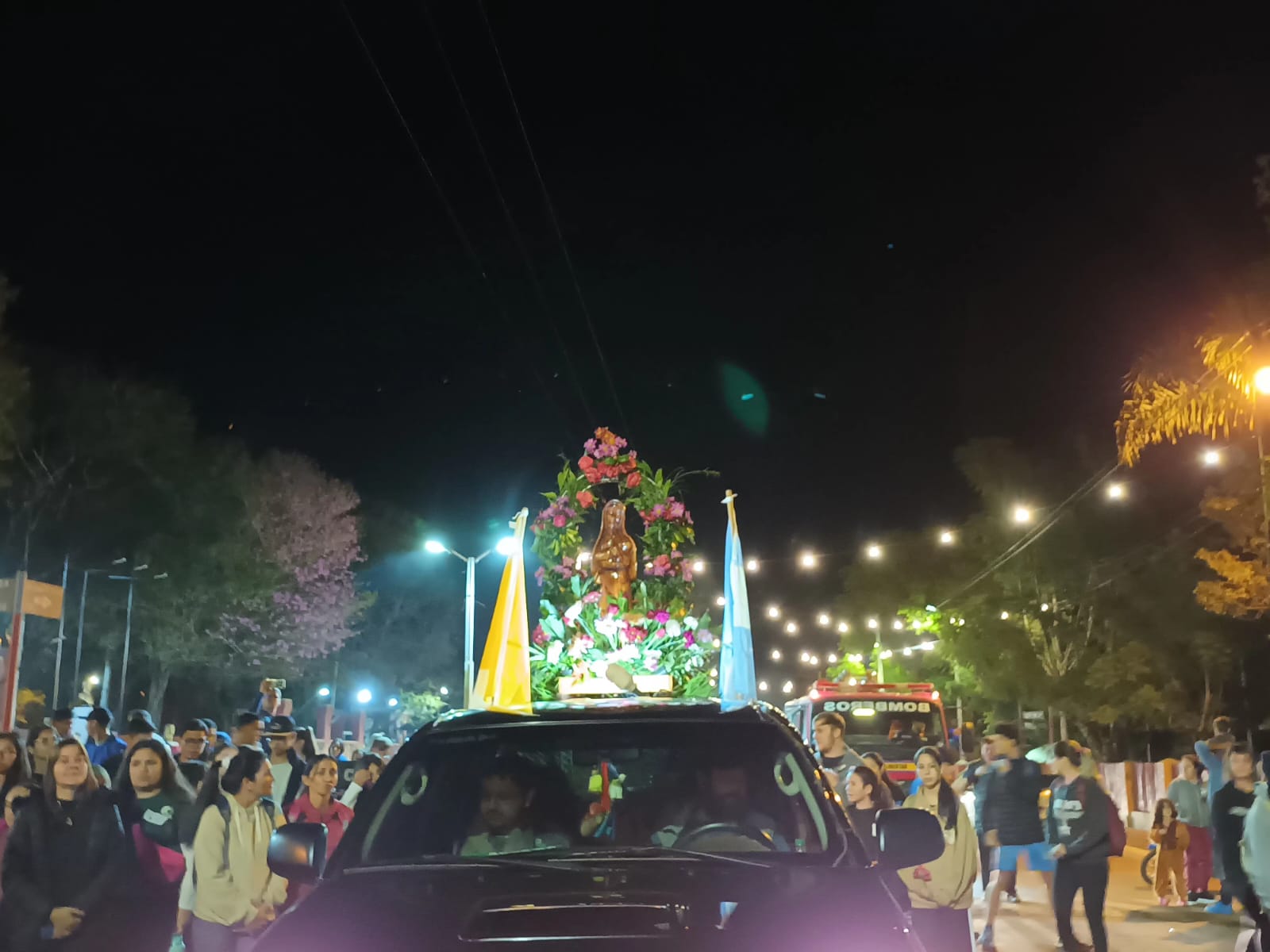 Peregrinos recorren 42 kilómetros en la Caminata de la Virgen Santa María del Yguazú