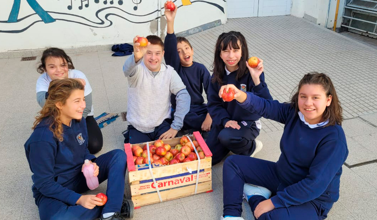 Fruteá Tu Escuela: El Bop 111 participa del concurso con dos videos