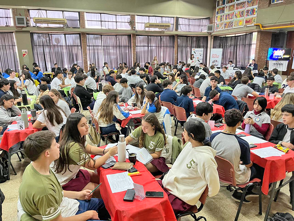 Sembrando Empresarios: Participan alumnos de las escuelas secundarias del norte de Misiones