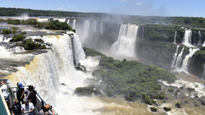 El Parque Nacional lado brasileño registra la mayor cantidad de visitantes en agosto de su historia