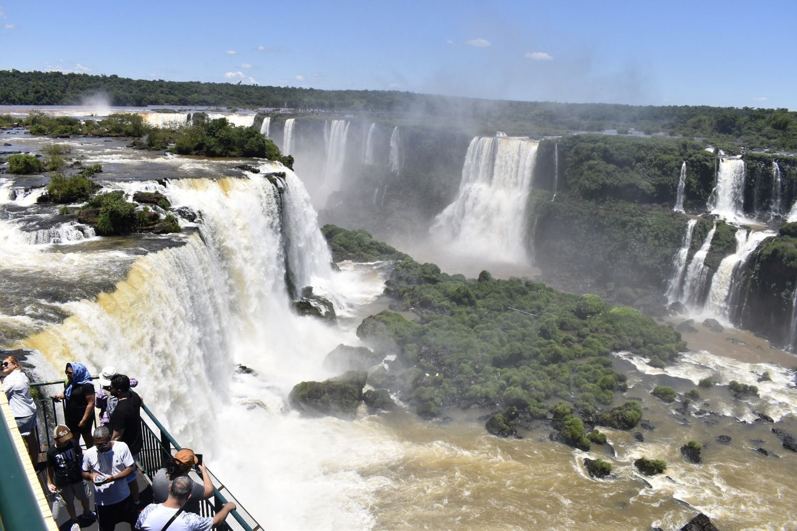 El Parque Nacional lado brasileño registra la mayor cantidad de visitantes en agosto de su historia