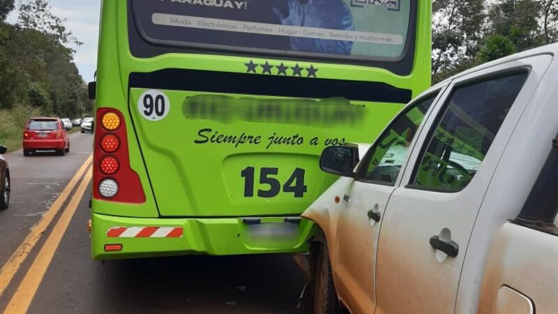 Iguazú: Choque en cadena en Ruta 12 dejó un conductor hospitalizado