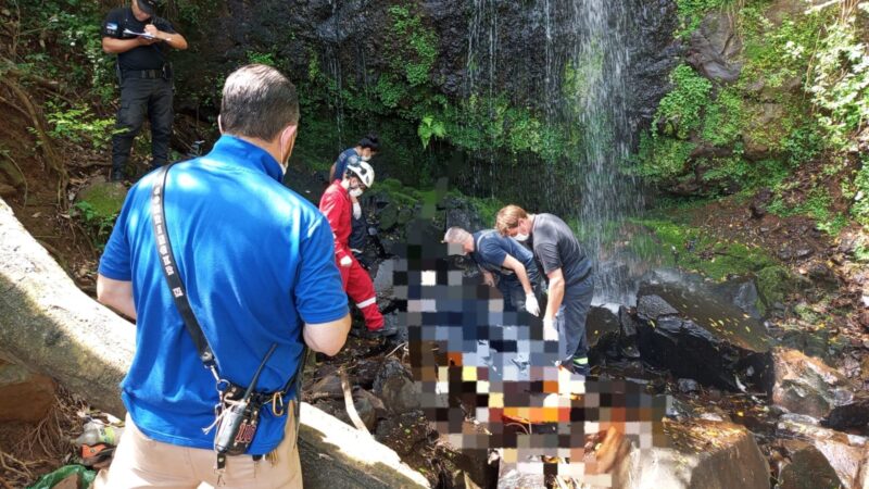La policía investiga las causas de la muerte de un hombre hallado sin vida en el salto mariposa